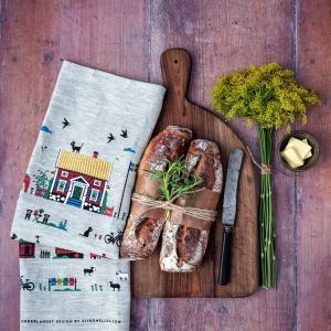 Linne kökshandduk med röda hus / Sweden red house